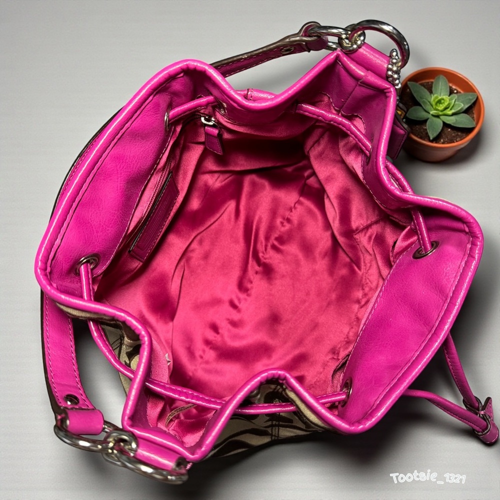 COACH DAISY- Bucket Shoulder Bag - Picture 10 of 15
